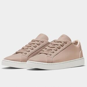 Thousand Fell Women’s Lace-Up Sneaker